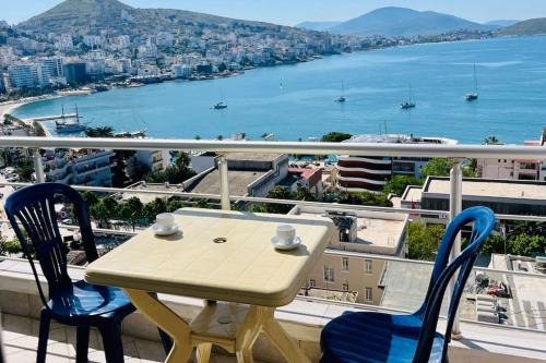 Qender Apartamento | Seaside Serenity! FREE PARKING!