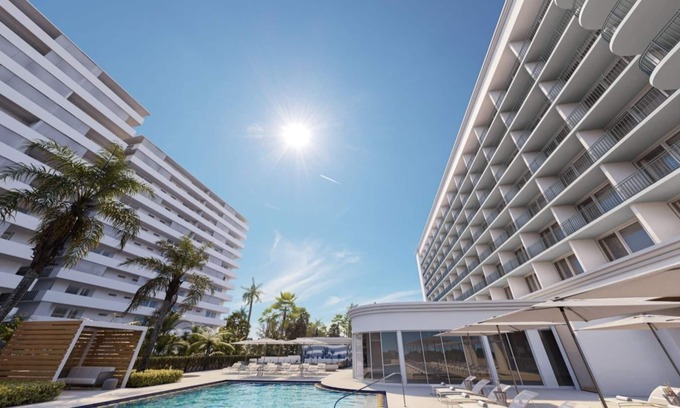 Singer Island Hotel | Seaside Serenity Awaits! Outdoor Swimming Pool, Pet-friendly Property!