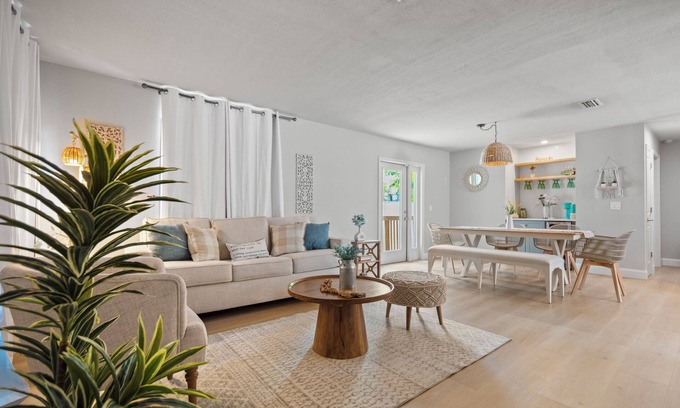 Shore Acres Casa | Seaside Serenity 2bed 2bath