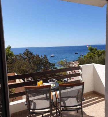 Ivan Dolac Apartamento | Seaside stay Rošić