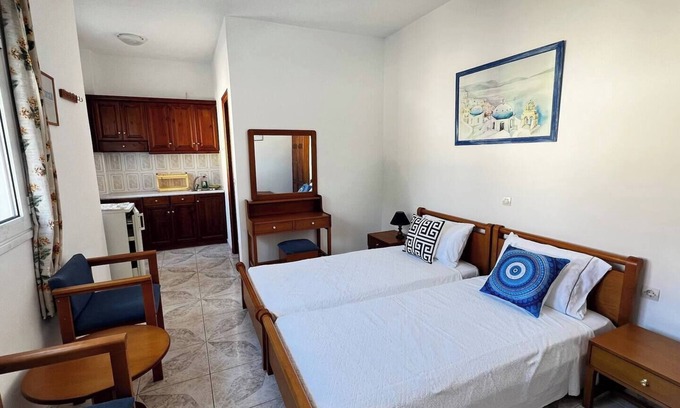 Avlakia Apartamento | Seaside studio with a view