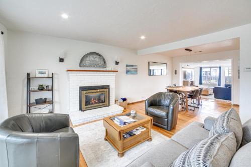 Seaside Casa | Seaside Vacation Rental with Patio Near Monterey Bay