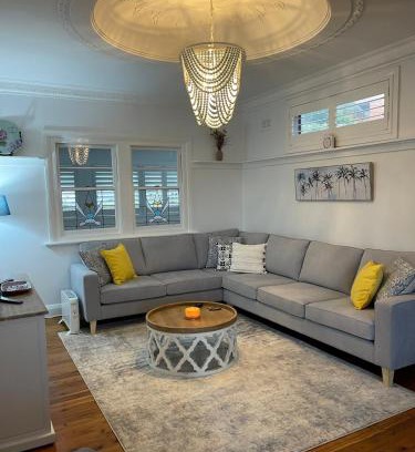 Shellharbour Casa | Seaside Village Cottage Charm