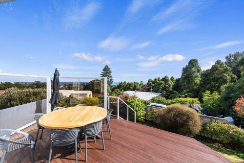 New Plymouth Casa | Seaside Weekender - New Plymouth Holiday Home