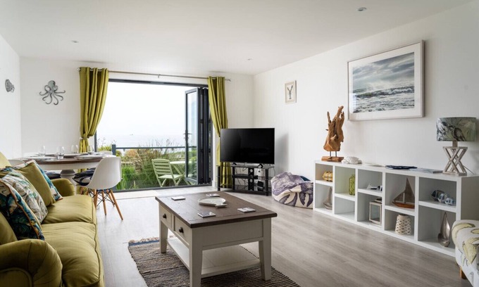 Praa Sands Apartamento | * Nueva propiedad * Apartamento de lujo y contemporáneo en primera línea con impresionantes vistas al mar