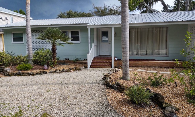 Woodland Estates Casa | Seasonal Canal Front/Crystal River (3 Mo - 6 mo) 3 Bed/2 Bath 407-401-4684