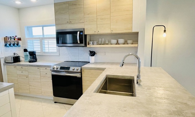 Sanibel Condominio | "Seaspray" beachfront, GULF VIEWS, free bikes!