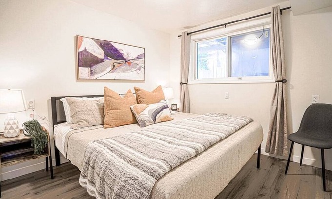 SeaTac Casa | Seatac 2BR Lower Unit 5 min to Airport