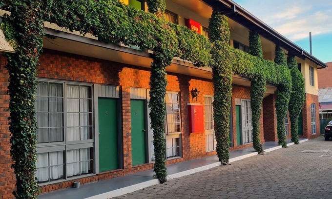 Albury Hotel | Seaton Arms Motor Inn