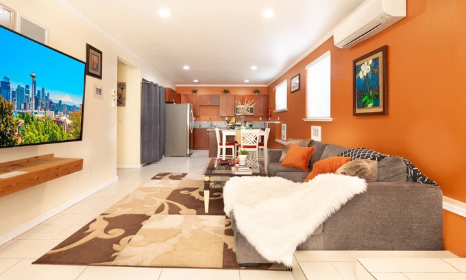 Brighton Apartamento | Seattle Guest Suite with Private Yard