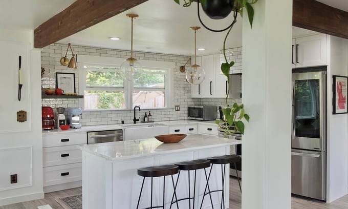 Greenwood Casa | Seattle Lighthaus: 4BR Retreat, Entire Property with Luxurious Amenities! ✨