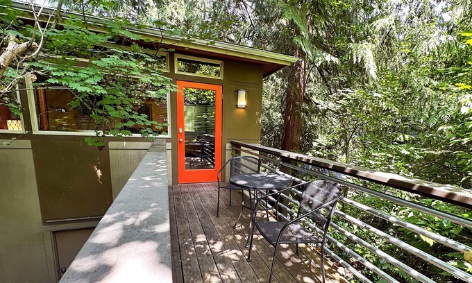 Lake City Cabaña | Seattle Urban Tree House
