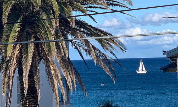 Cronulla Apartamento | Seaview apartment directly across from the beach