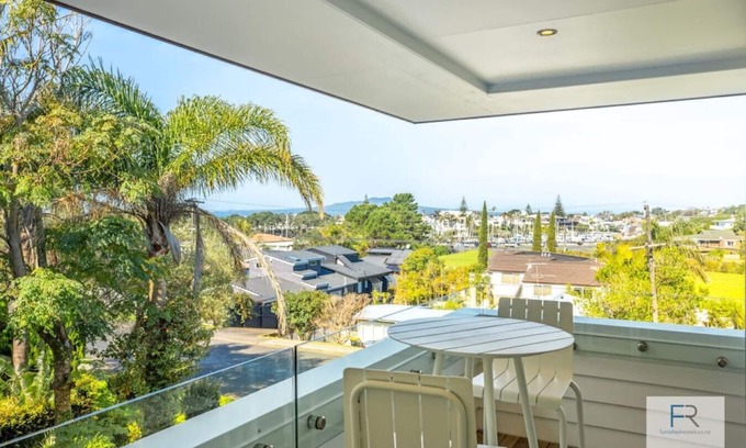 Castor Bay Casa | Seaview Haven in Castor Bay