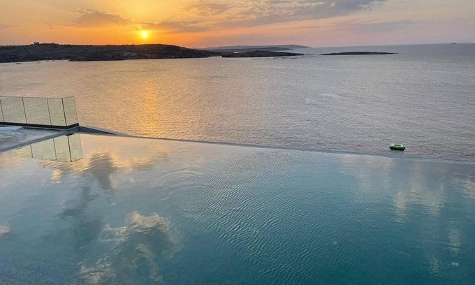Qawra Hotel | Seaview Hotel Malta - Adults Only