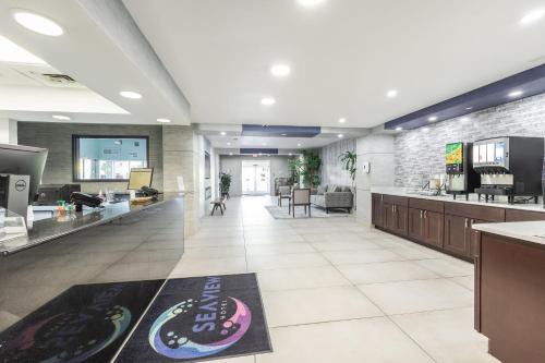 Northeast Virginia Beach Hotel | Seaview Hotel