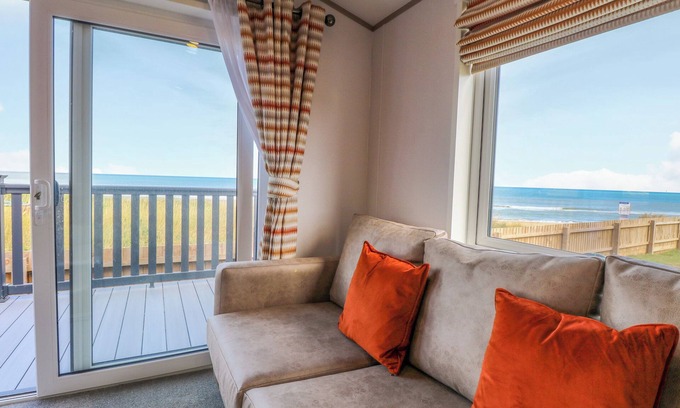 Bacton Cabaña | Seaview Lodge