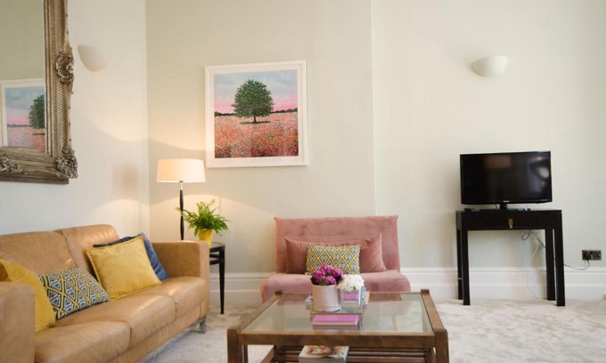 Hove Apartamento | Seaview Mansion Apartment - Central Hove with PARKING