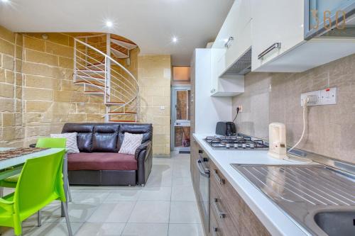 Marsaxlokk Apartamento | Seaview Marsaxlokk Townhouse, steps from Market by 360 Estates