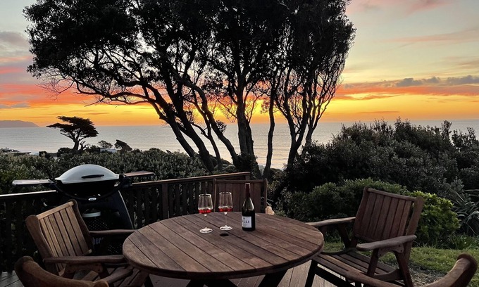 Paraparaumu Casa | SEAVIEW PARADISO - RAUMATI SOUTH HOLIDAY HOME in Raumati South