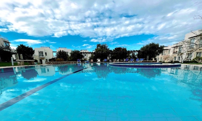 Esentepe Apartamento | Flat with Roof Terrace and Sea View in Kyrenia