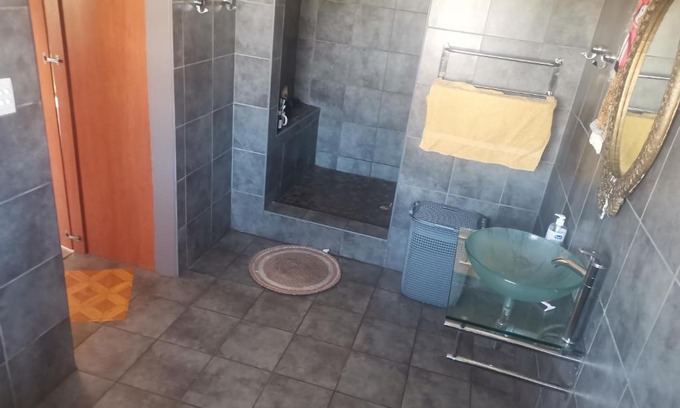 Port Elizabeth Apartamento | Seaview Port Elizabeth Bachelors Pad