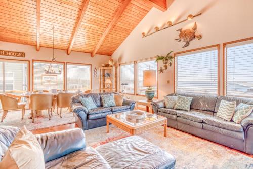 Rockaway Beach Casa | Seaview Rockaway - Meredith Lodging