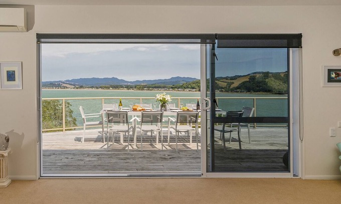 Whitianga Cabaña | By The Sea @ 201 - Whitianga Holiday Home