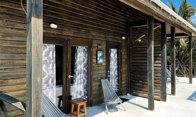 San Pedro Apartamento | Seaview Studio "Manatee" @NorthBeachRetreat