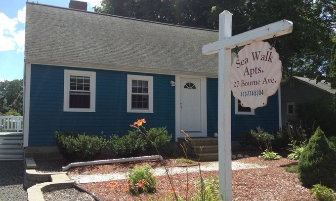 Moody Cama Y Desayuno | Seawalk Apartments on Ogunquit line