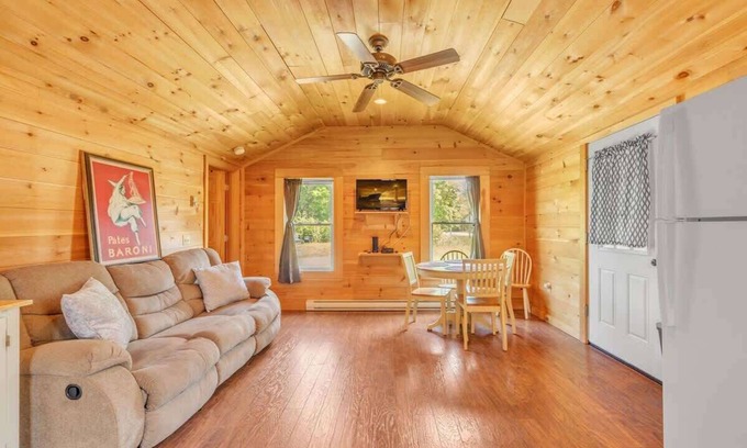 Seawall Cabina | Seawall Retreat! Close to Ocean & Acadia!
