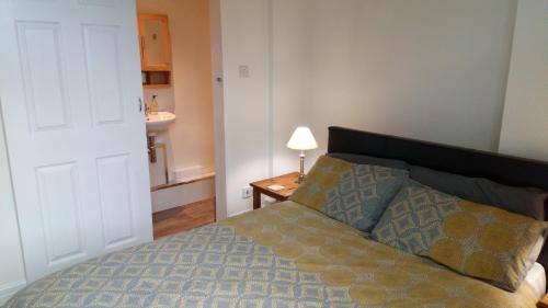 Rhos on Sea Apartamento | Seawinds Holiday Apartment, dog-friendly