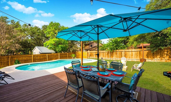 West San Antonio Casa | SeaWorld > > Family Getaway 2 Night FREE *Military