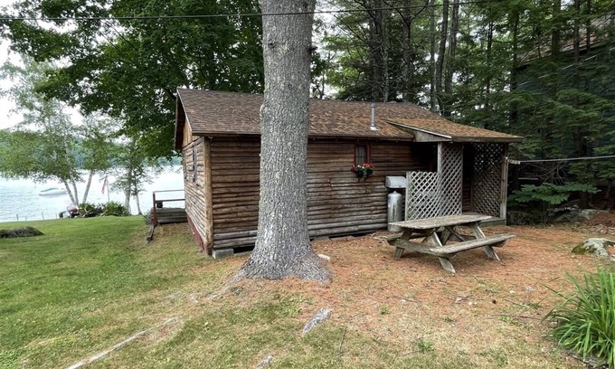 Sebago Cabaña | SEBAGO LAKE SHOREFRONT WITH DOCK