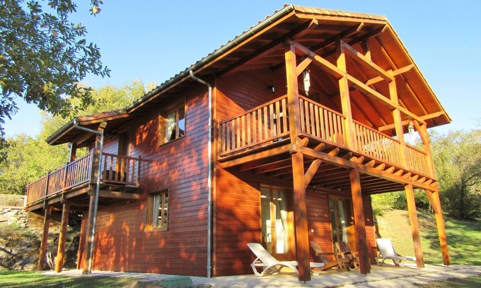 Souillac Chalet De Esquí | acogedora casa de vacaciones con un lavavajillas, no muy lejos de Sarlat