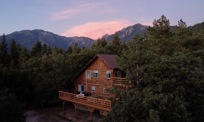 Idyllwild Casa | Secluded 1 acre Mountain Home - Hot Tub, 3 Decks & Direct National Forest Access
