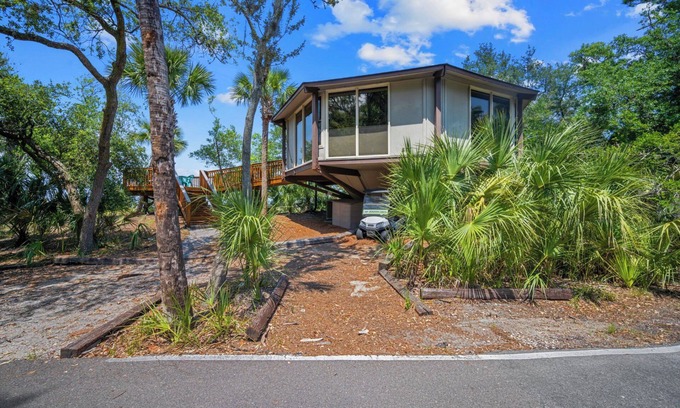 Saint Helena Island Casa | Secluded 2 Bedroom Treehouse w/Spectacular Marsh Views, 873 Fiddlers Ridge