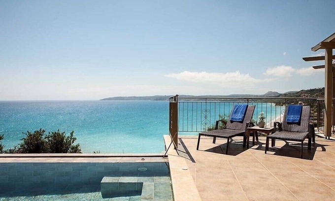 Mousata Cabaña | Secluded 2-Bedroom with Pool, Stunning Sea Views