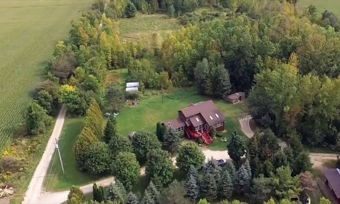 Elora Casa | Secluded 22-acre oasis in Elora