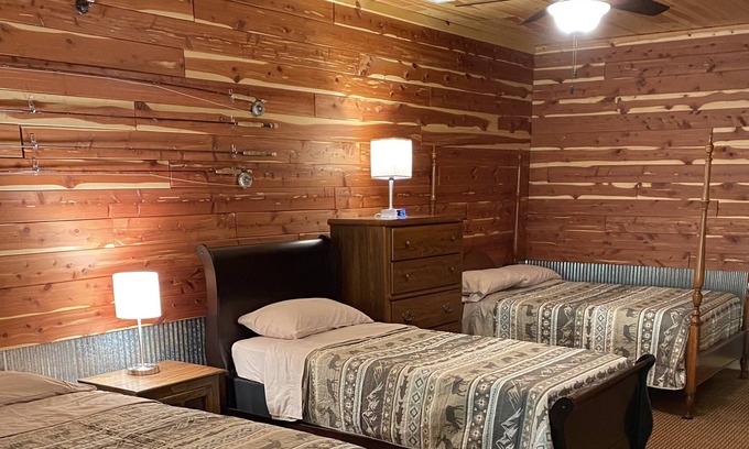 Norfork Casa | Secluded 2k sq ft Log Home on 5-acre, 5 min to world-class trout waters and lake