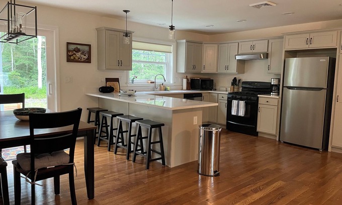Little Compton Casa | Secluded-3 bedroom spacious house in coastal Rhode Island