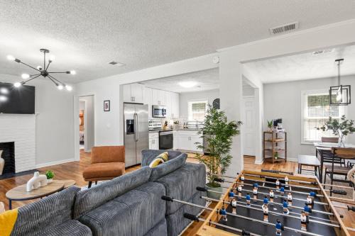 Church Street Casa | Secluded 3 Bedroom 10 Minutes to Atlanta Airport Self Check In