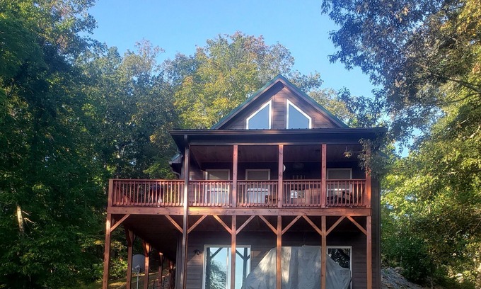 Rutherfordton Cabina | 7 acres en el ancho río, pesca, espalda