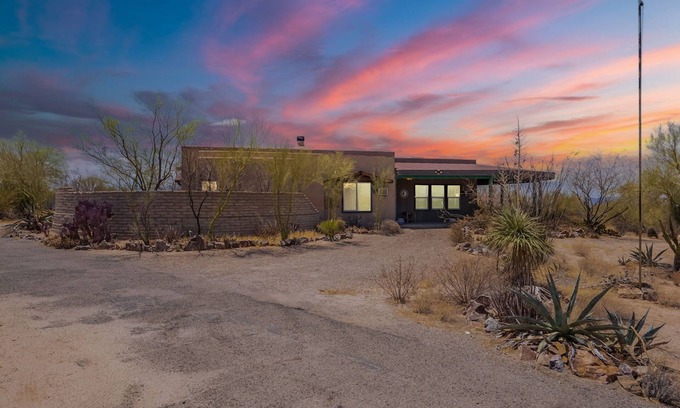 Three Points Casa | Secluded 4BR/3BA Desert Retreat - Scenic Mountain Views & Private Outdoor Space