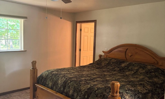 Farmington Cabaña | Secluded 5 acre parcel. 3 bedrooms and 2 bathrooms.