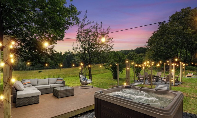 East Stroudsburg Villa | Secluded 5-Bed Poconos Oasis with Hot Tub