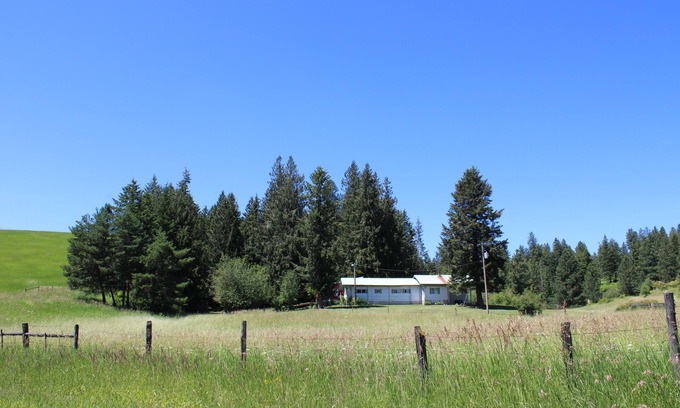 Harvard Casa | Cabaña Aislada de 77 Acres, Pet-Friendly Cerca de Univ. Idaho y WSU