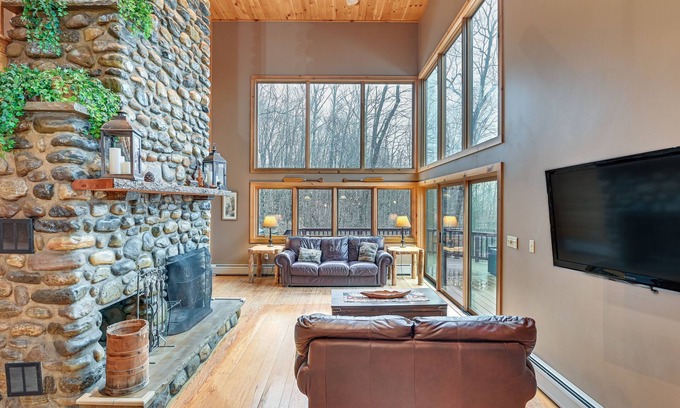 Gloversville Cabina | Secluded Adirondack Cabin ~ 5 Mi to Sacandaga Lake