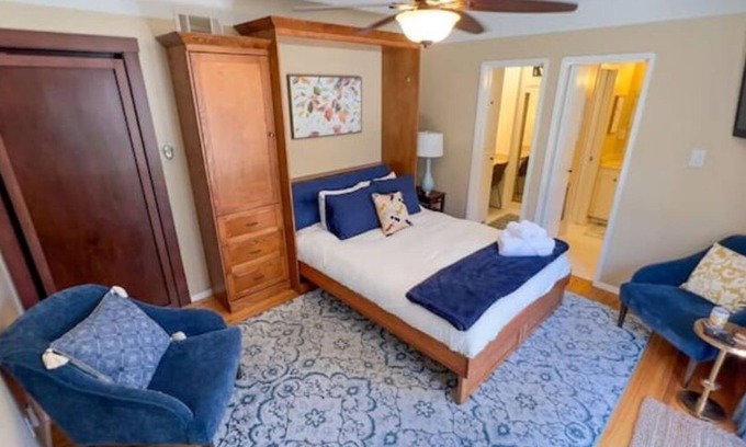 Cal Heights Casa | Secluded and Private Personal Suite
