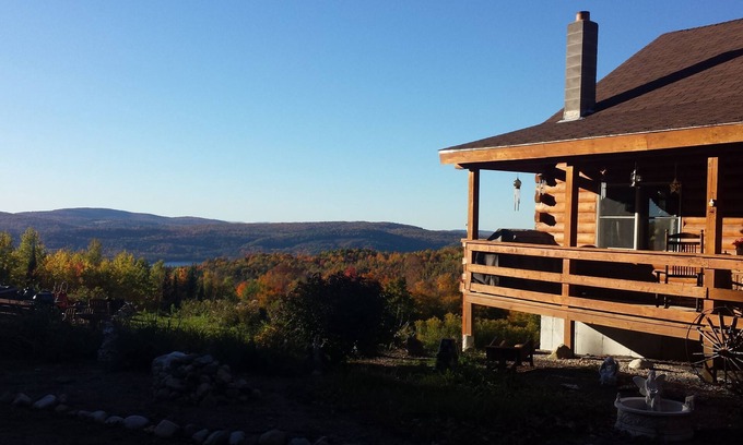 Littleton Apartamento | Aislado y tranquilo país escapada de montaña! Impresionantes vistas directamente a Canadá!